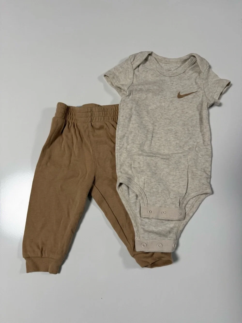Nike Beige Bodysuit with Brown Pants Baby Set - Picture 2 of 7